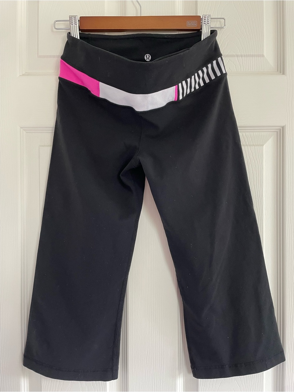 Vintage Lululemon Flared Capri Yoga Pants Black Size 6 y2k Athleisure Activewear